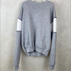 Brandy Melville Women’s OS Gray Crewneck NWT